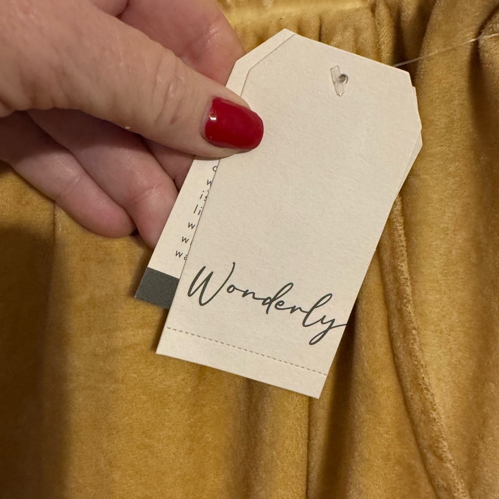 NWT Wonderly Golden Velour Jogger Style Pants PLUS:  2X     #CL - Picture 6 of 9